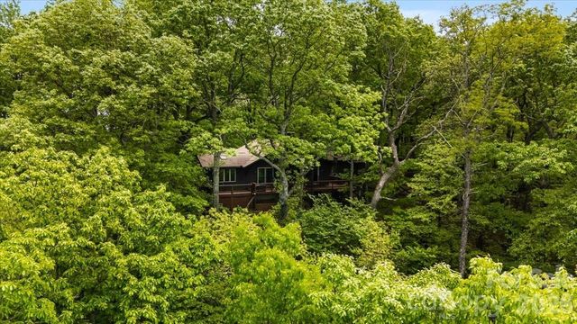 100 Gold Creek Crossing, Black Mountain, NC 28711