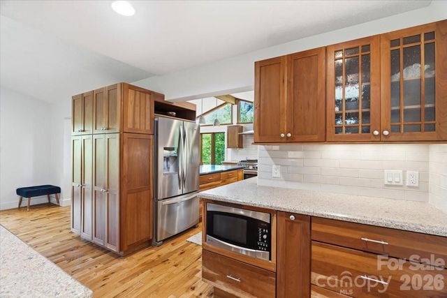 100 Gold Creek Crossing, Black Mountain, NC 28711