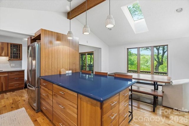 100 Gold Creek Crossing, Black Mountain, NC 28711