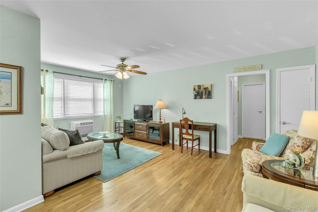 4030 Jerusalem Avenue 1C, Seaford, NY 11783 — photo 3