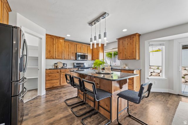 2209 S HUNTER DR, Saratoga Springs, UT 84045