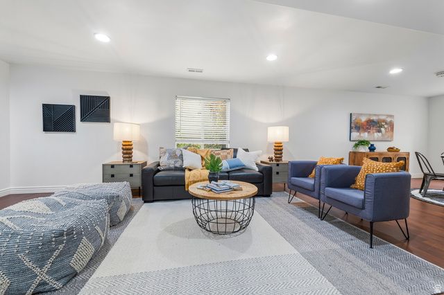 2209 S HUNTER DR, Saratoga Springs, UT 84045