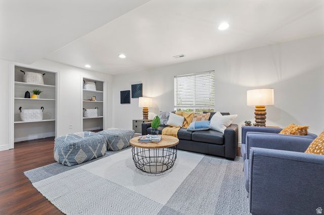 2209 S HUNTER DR, Saratoga Springs, UT 84045