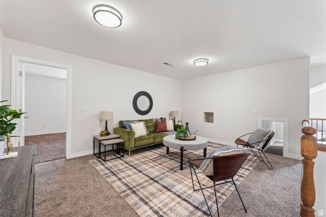 2209 S HUNTER DR, Saratoga Springs, UT 84045