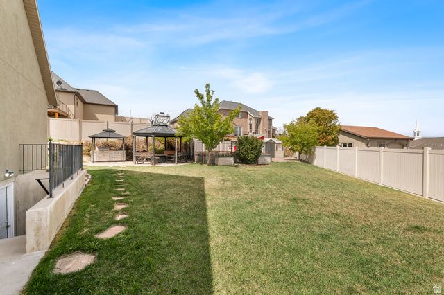 2209 S HUNTER DR, Saratoga Springs, UT 84045