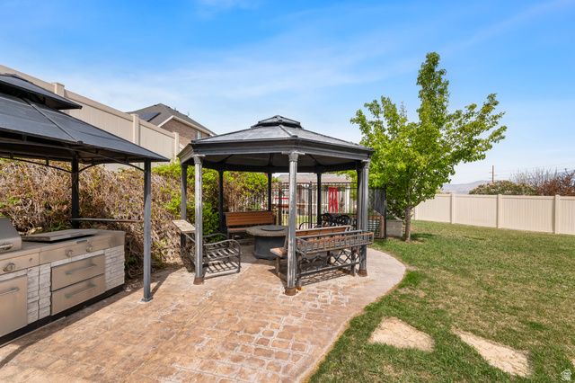 2209 S HUNTER DR, Saratoga Springs, UT 84045