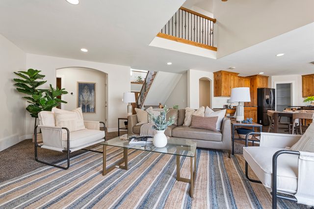 2209 S HUNTER DR, Saratoga Springs, UT 84045