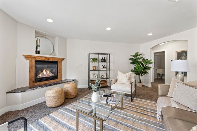 2209 S HUNTER DR, Saratoga Springs, UT 84045