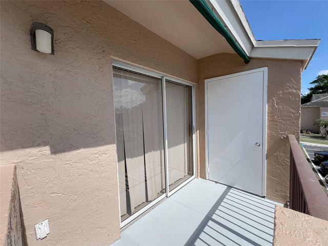 1881 NW 96th Ter 7C, Pembroke Pines, FL 33024