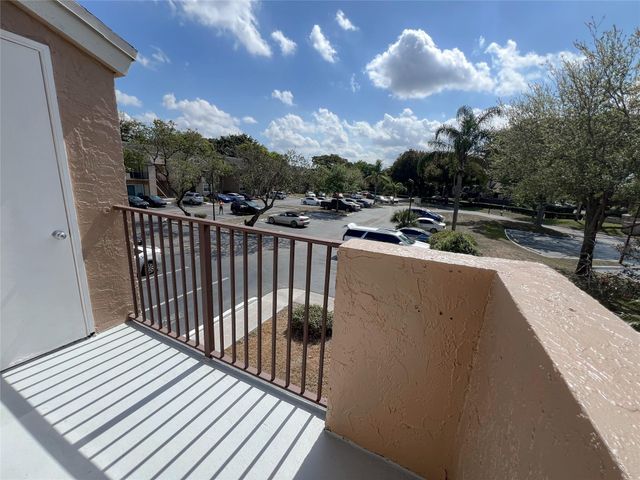 1881 NW 96th Ter 7C, Pembroke Pines, FL 33024