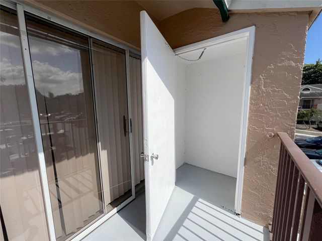 1881 NW 96th Ter 7C, Pembroke Pines, FL 33024