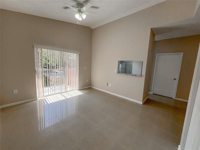 1881 NW 96th Ter 7C, Pembroke Pines, FL 33024