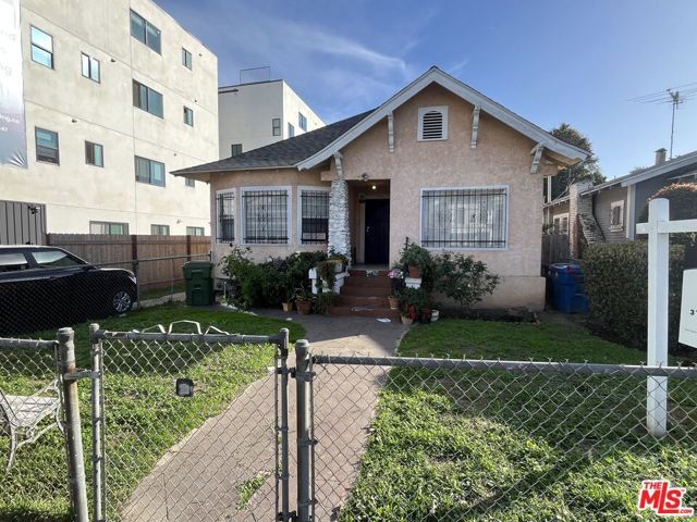1258 W 36th Street, Los Angeles, CA 90007