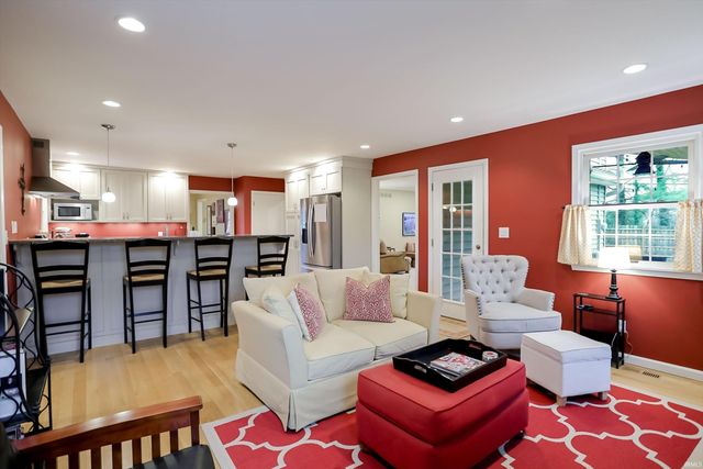 814 S Meadowbrook Drive, Bloomington, IN 47401