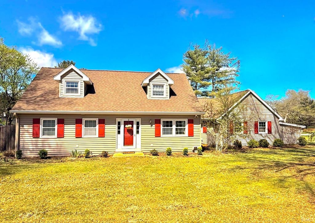 814 S Meadowbrook Drive, Bloomington, IN 47401