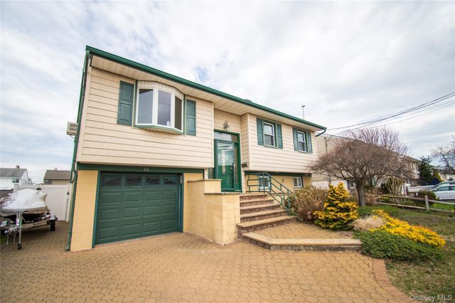 51 E 2nd Street, Freeport, NY 11520