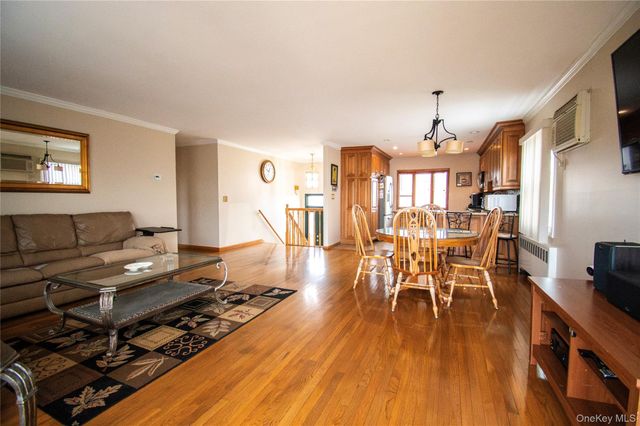 51 E 2nd Street, Freeport, NY 11520