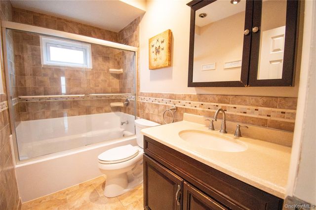 51 E 2nd Street, Freeport, NY 11520