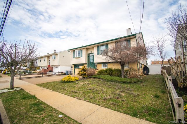 51 E 2nd Street, Freeport, NY 11520