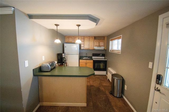 51 E 2nd Street, Freeport, NY 11520