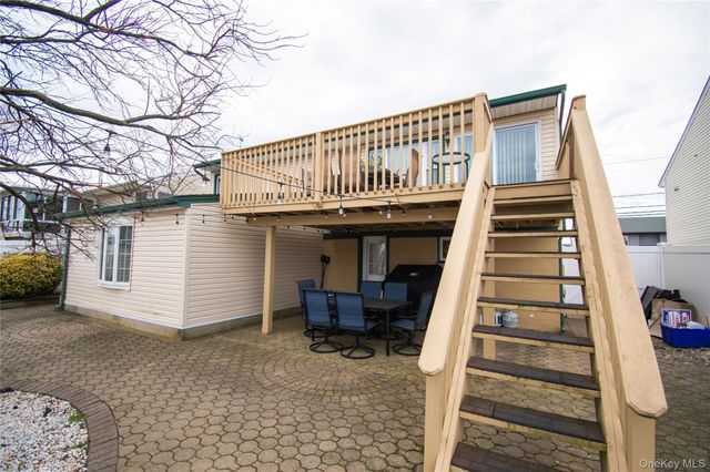 51 E 2nd Street, Freeport, NY 11520