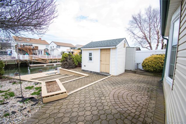 51 E 2nd Street, Freeport, NY 11520