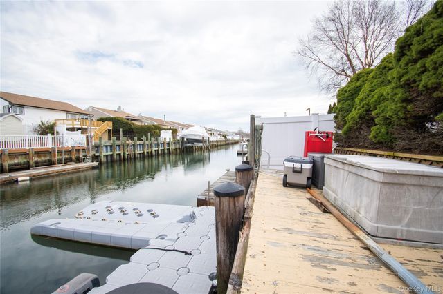 51 E 2nd Street, Freeport, NY 11520