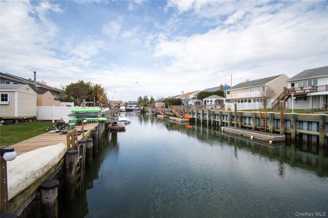 51 E 2nd Street, Freeport, NY 11520