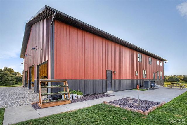10 Henebry Hills Lane, Troy, MO 63379