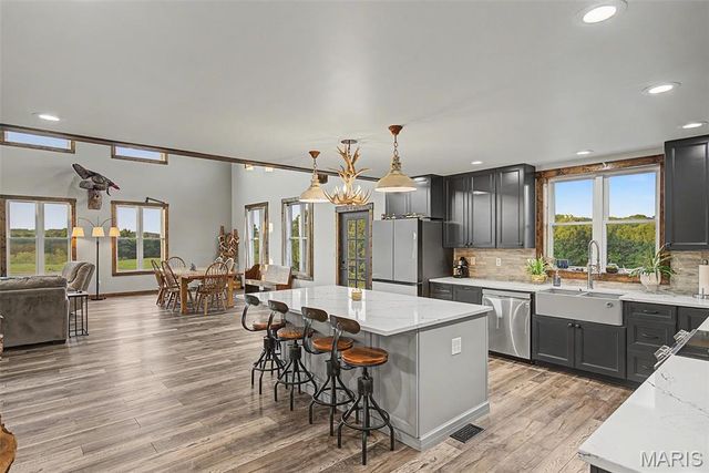 10 Henebry Hills Lane, Troy, MO 63379