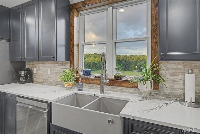 10 Henebry Hills Lane, Troy, MO 63379