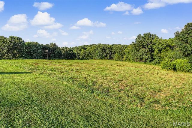 10 Henebry Hills Lane, Troy, MO 63379