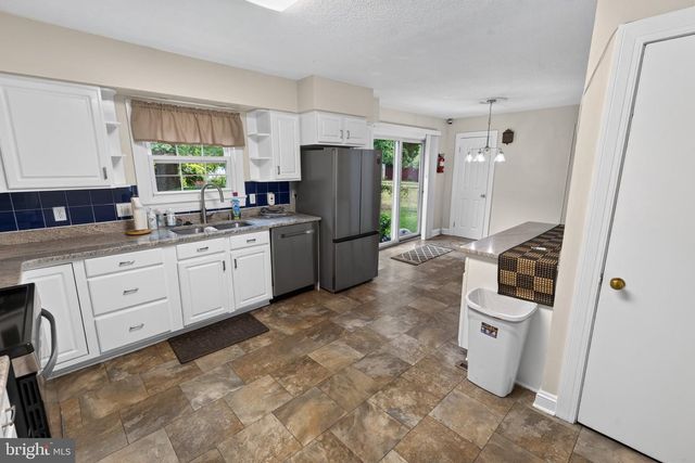 611 LAKESIDE DR, Salisbury, MD 21801