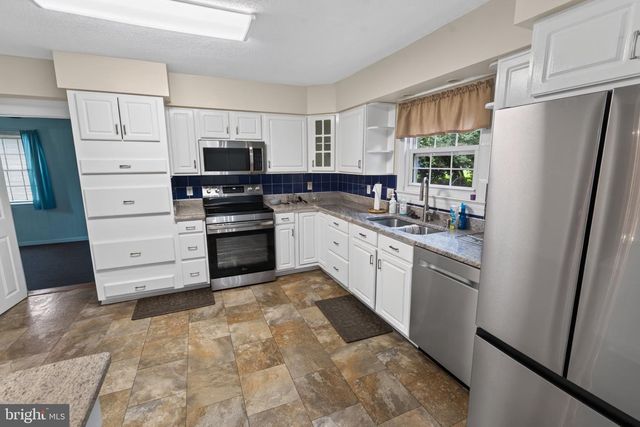 611 LAKESIDE DR, Salisbury, MD 21801