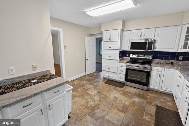 611 LAKESIDE DR, Salisbury, MD 21801