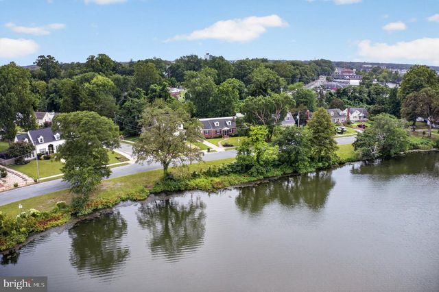 611 LAKESIDE DR, Salisbury, MD 21801