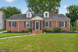 611 LAKESIDE DR, Salisbury, MD 21801