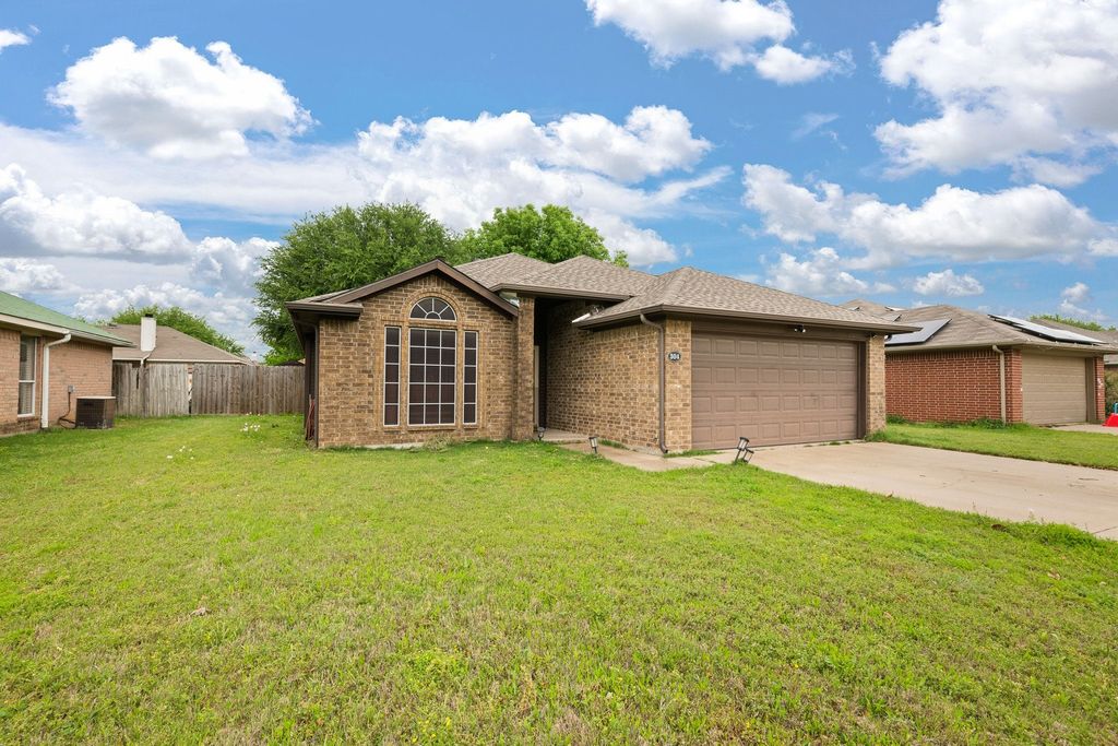304 Odell Street, Cleburne, TX 76033
