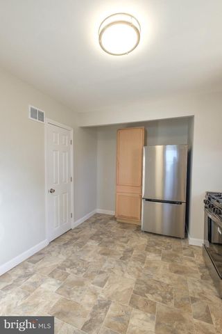 1002 WALNUT ST, Burlington, NJ 08016