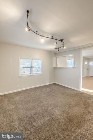 1002 WALNUT ST, Burlington, NJ 08016