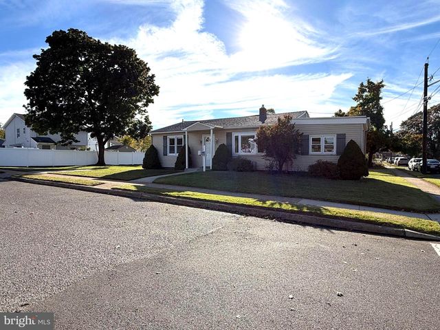 1002 WALNUT ST, Burlington, NJ 08016