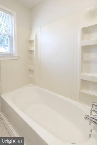 1002 WALNUT ST, Burlington, NJ 08016