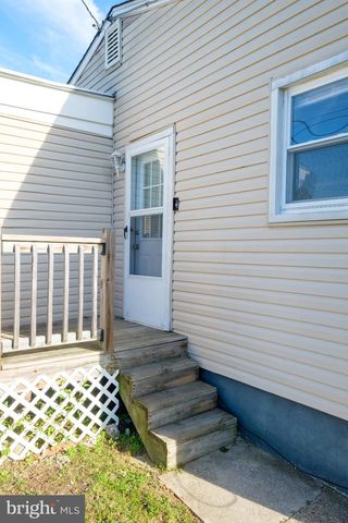 1002 WALNUT ST, Burlington, NJ 08016