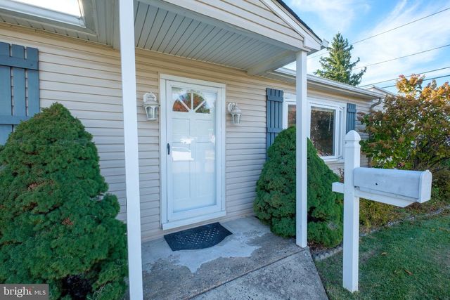 1002 WALNUT ST, Burlington, NJ 08016