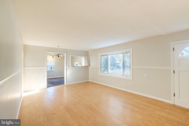 1002 WALNUT ST, Burlington, NJ 08016