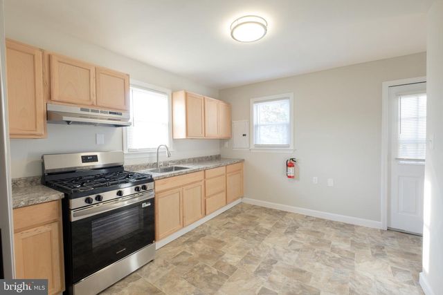 1002 WALNUT ST, Burlington, NJ 08016