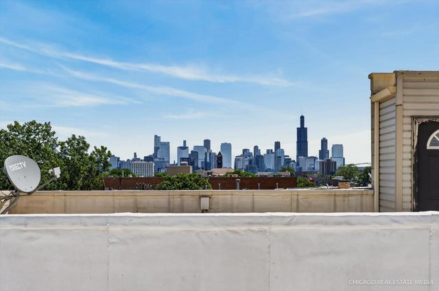 2546 W Washington Boulevard 2W, Chicago, IL 60612