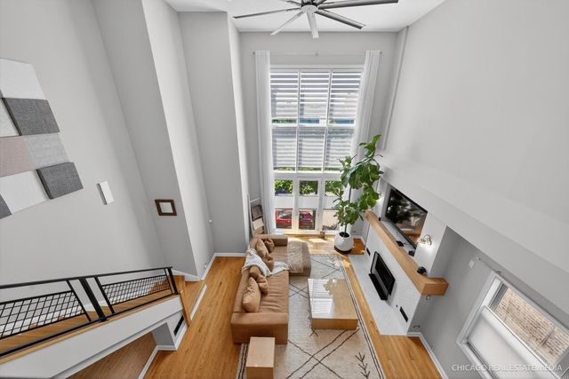 2546 W Washington Boulevard 2W, Chicago, IL 60612