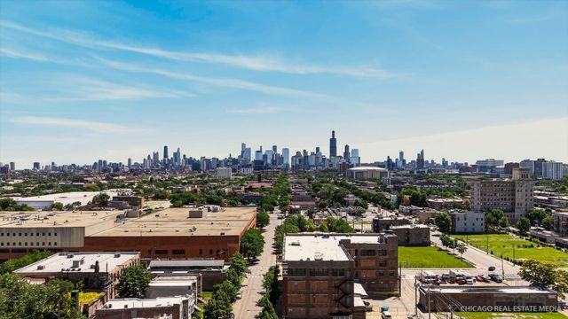 2546 W Washington Boulevard 2W, Chicago, IL 60612