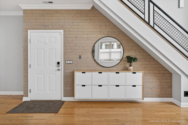 2546 W Washington Boulevard 2W, Chicago, IL 60612
